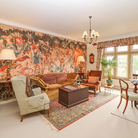 Flat 3 Haslemere Apartment Бъкстън Екстериор снимка