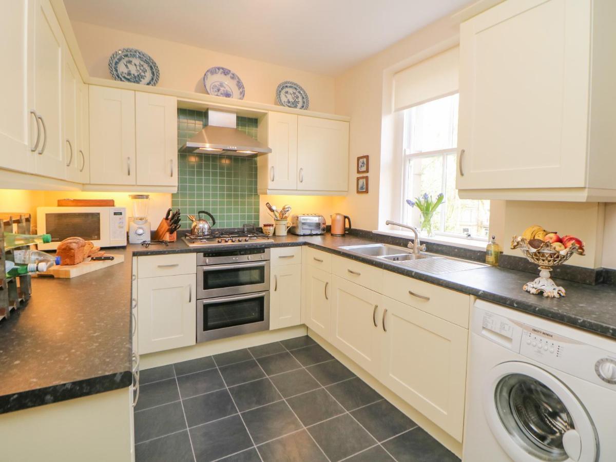 Flat 3 Haslemere Apartment Бъкстън Екстериор снимка